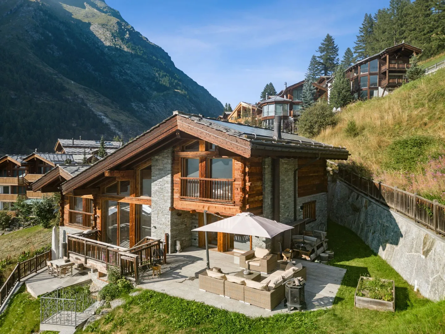Chalet-Villa esclusivo con design interno unico e vista mozzafiato - Foto 11 di 13