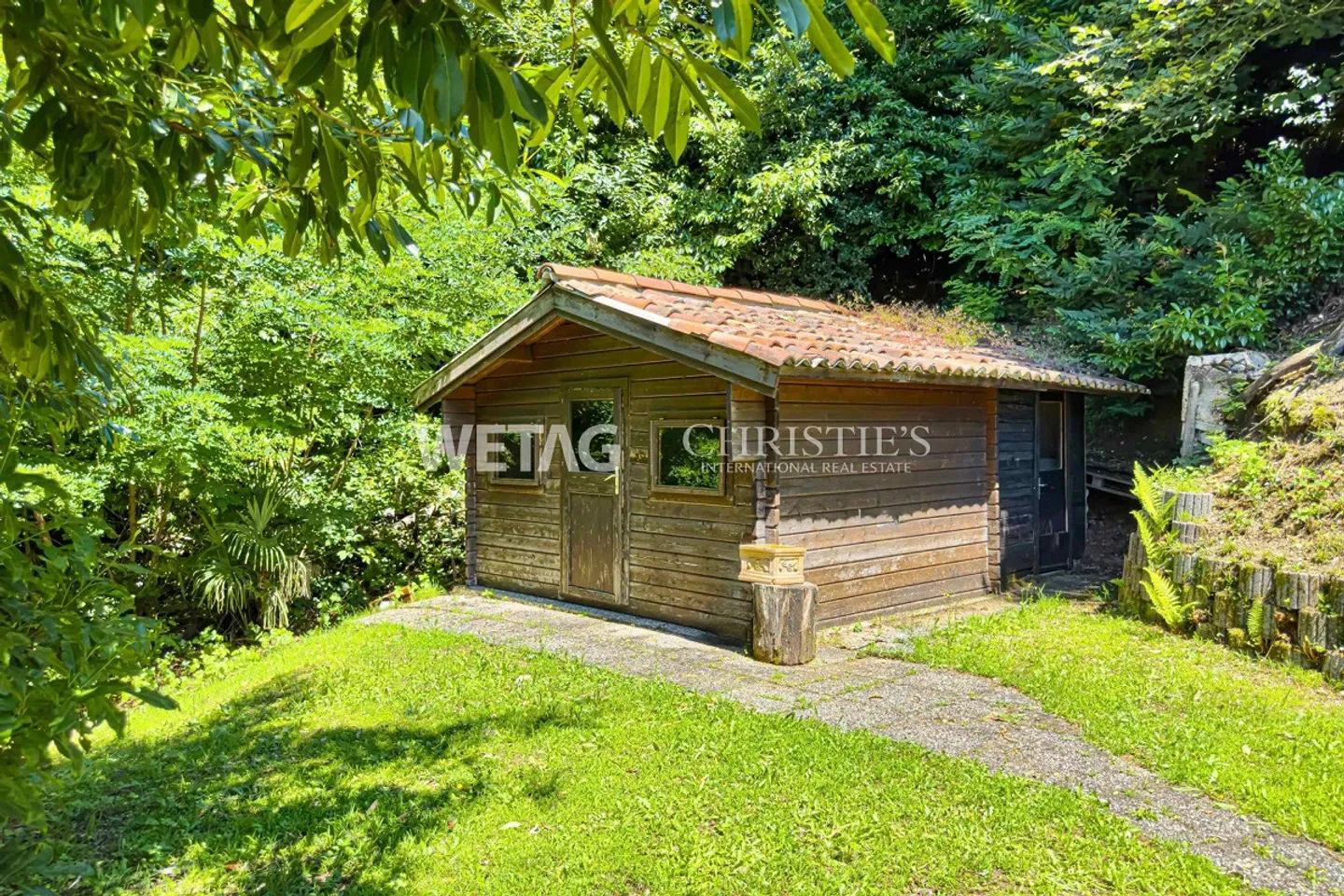 Charming small villa with outdoor pool, lake view in Montagnola for sale - Photo 10 of 13