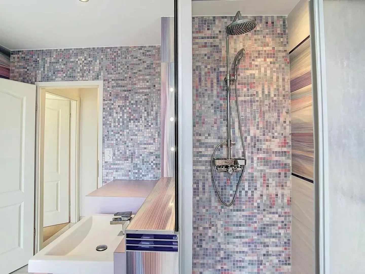 Duplextwo-room apartment with terrace in the city center - Photo 8 of 13