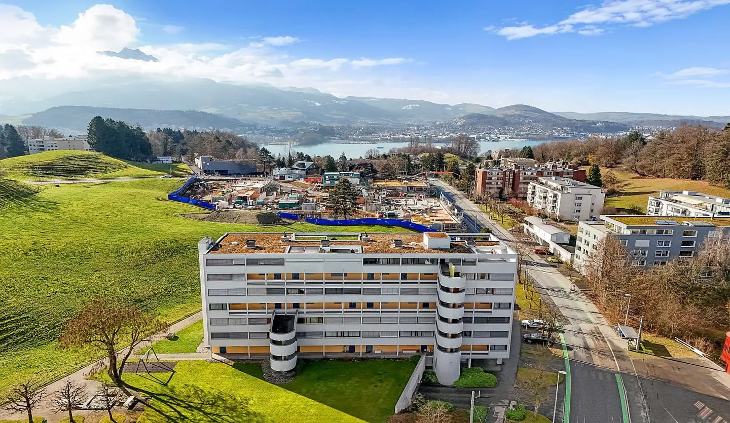 EXKLUSIVE 6.5-ZIMMER-ATTIKA-MAISONETTE IN DER STADT LUZERN – VIEL RAUM FÜR IHRE WOHNIDEEN ***** - Photo 1 sur 19