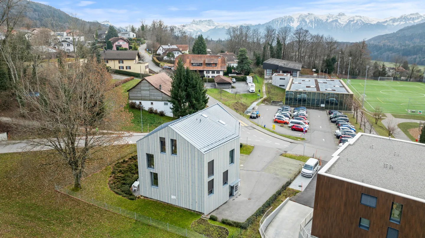Edificio di 6 appartamenti - Foto 3 di 11