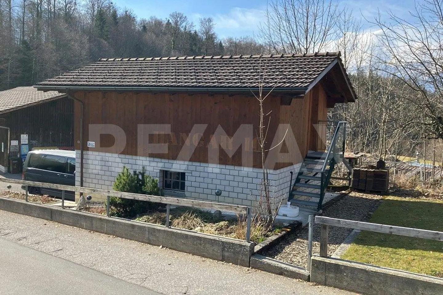Occasion rare : Garage avec espace hobby polyvalent - Photo 4 sur 7