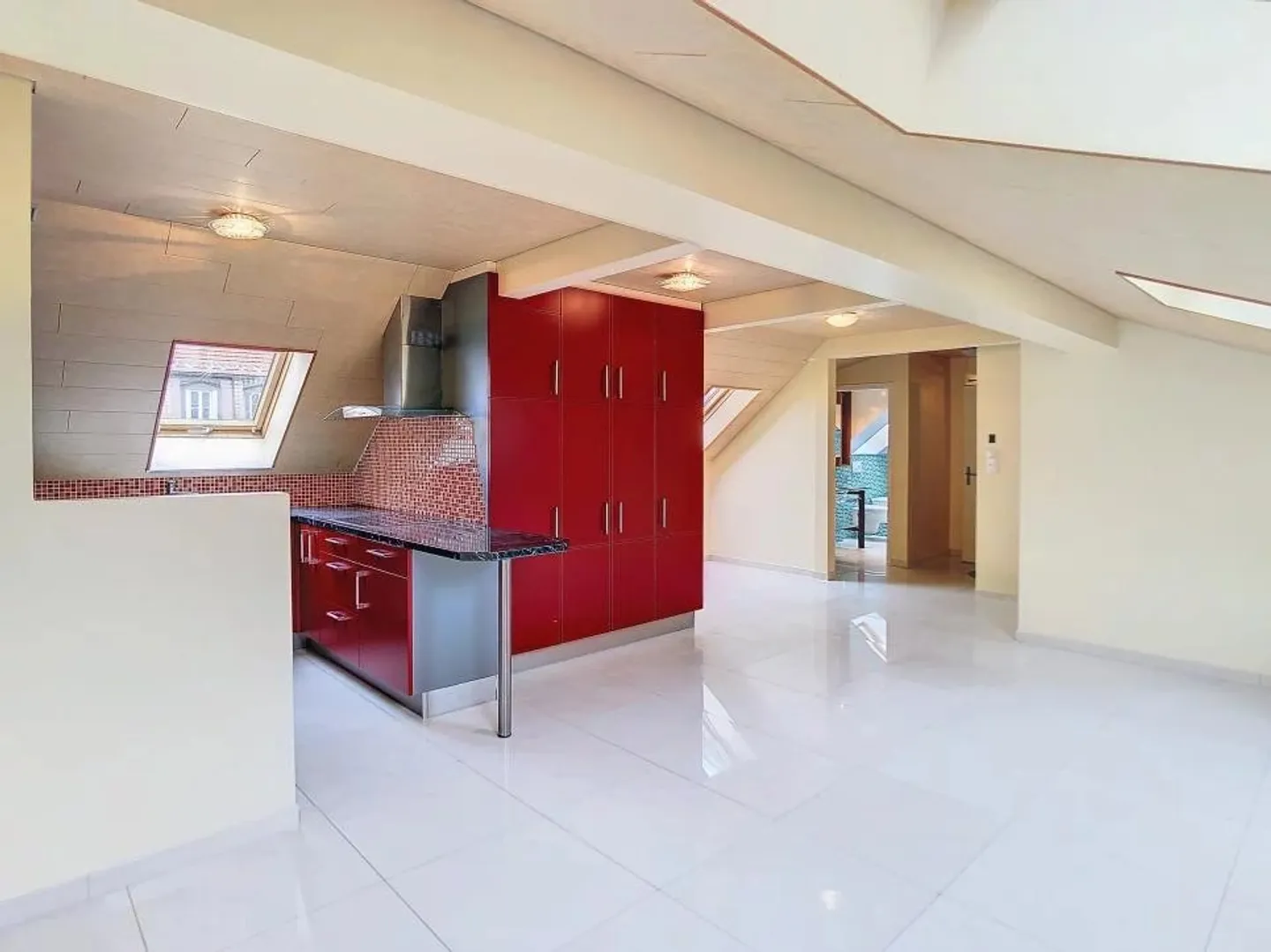 Duplextwo-room apartment with terrace in the city center - Photo 10 of 13