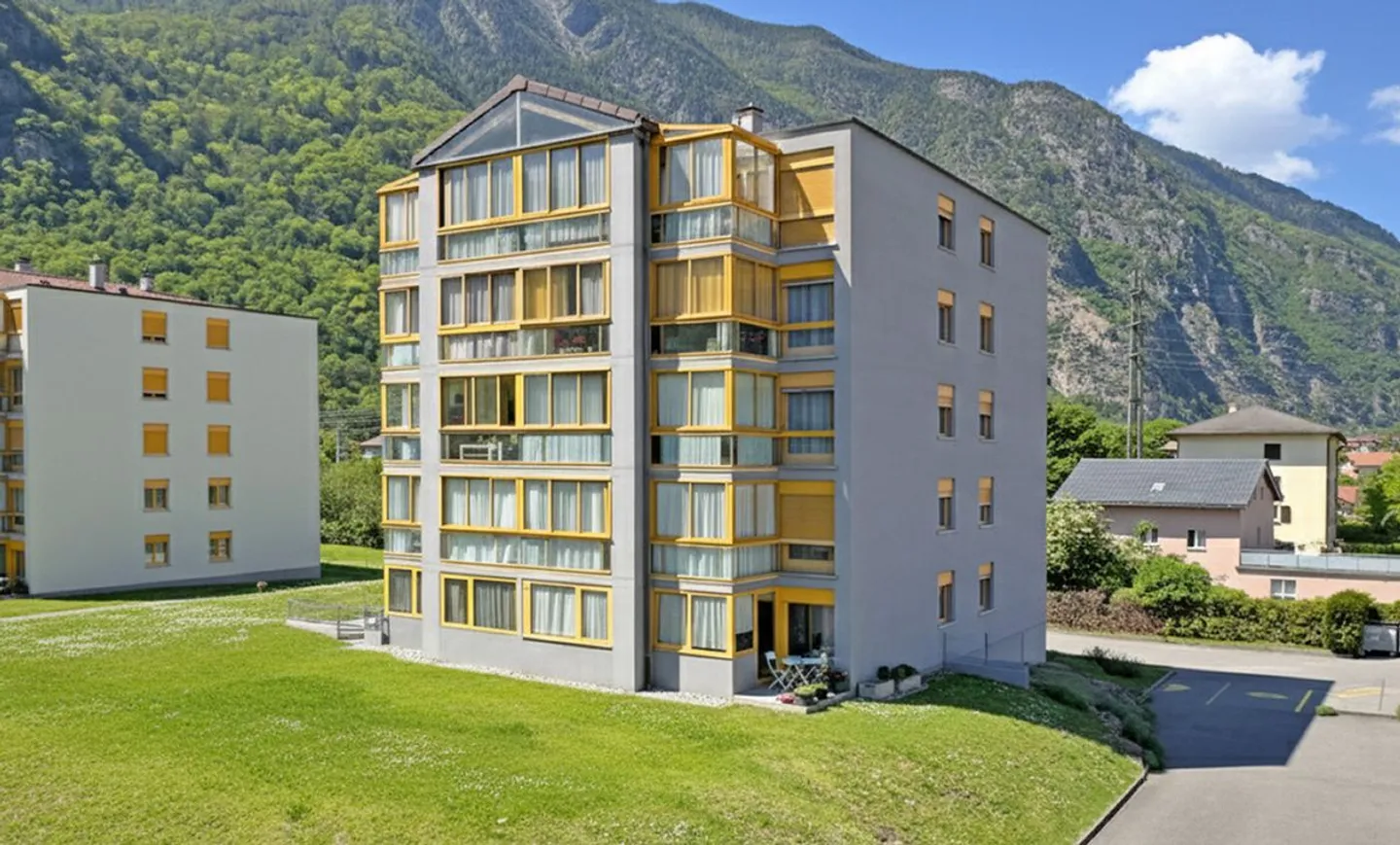 Appartement Charmant avec Terrasse - Photo 1 sur 14