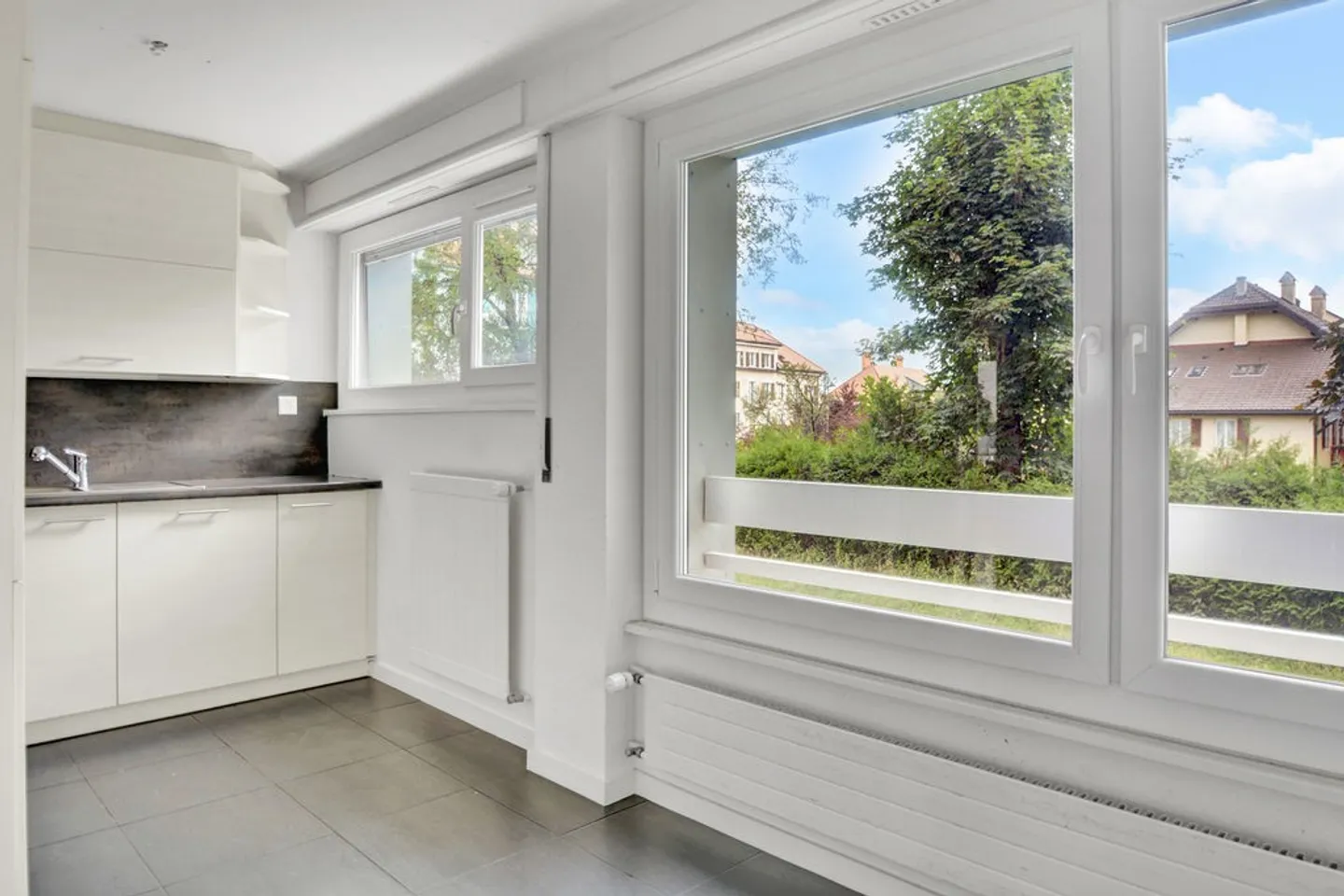 Vie agréable dans une maison avec ascenseur - Photo 2 sur 7