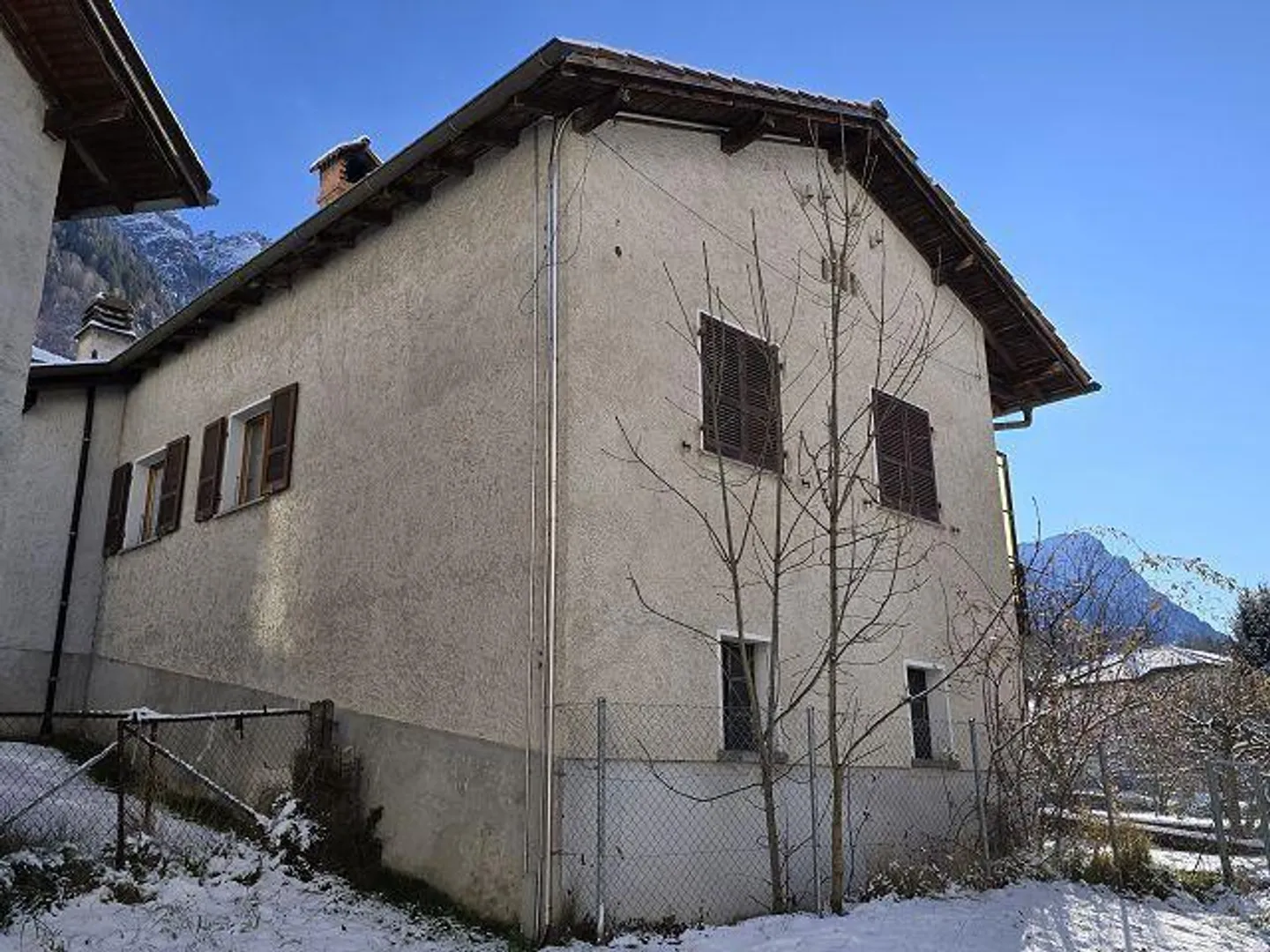 Single-family house with garden and 2 rustic buildings to renovate, very sunny and quiet - Photo 24 of 33