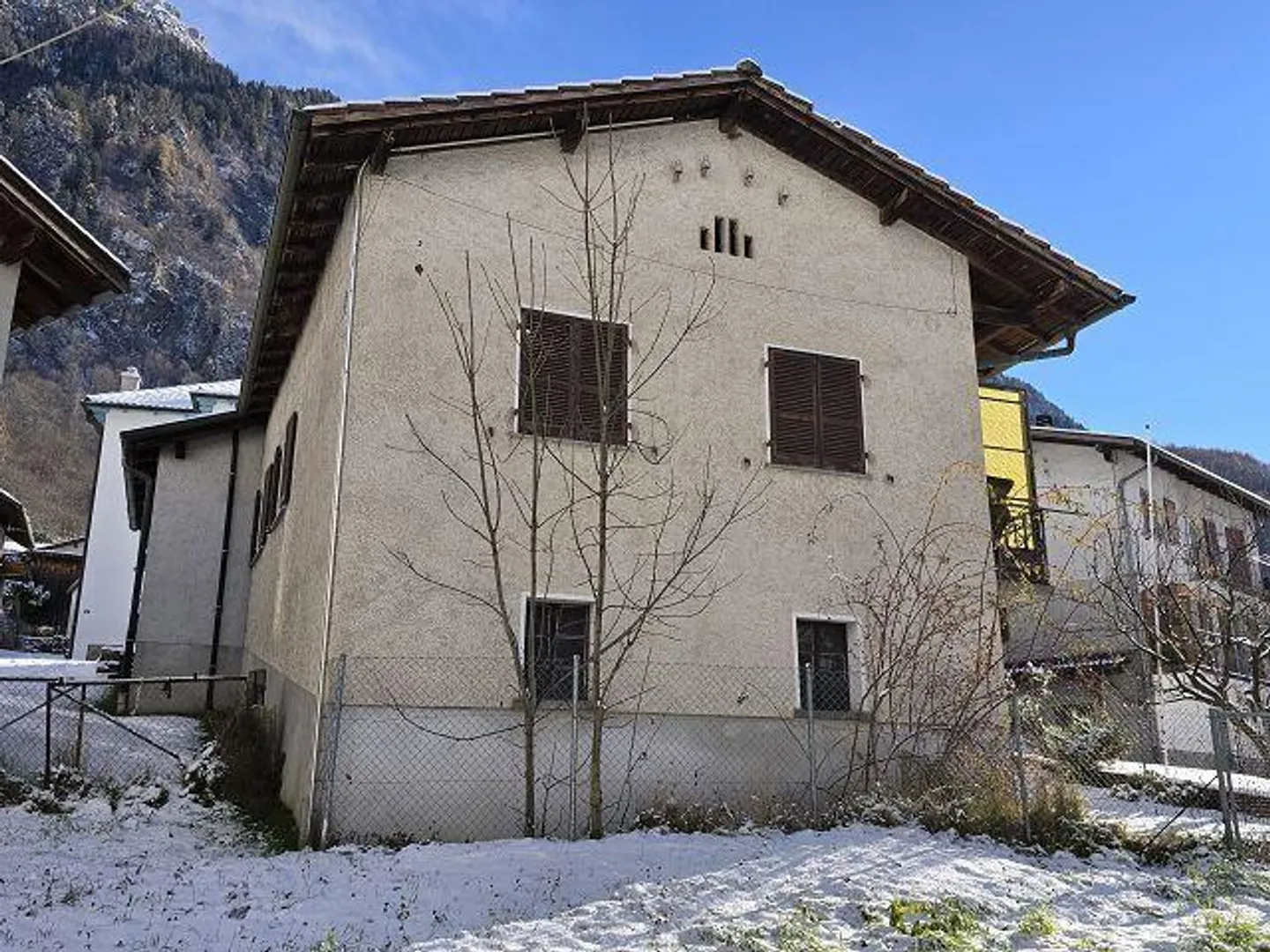 Single-family house with garden and 2 rustic buildings to renovate, very sunny and quiet - Photo 26 of 33