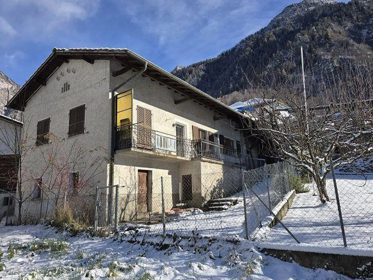 Single-family house with garden and 2 rustic buildings to renovate, very sunny and quiet - Photo 27 of 33