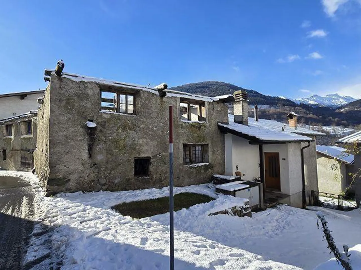 Single-family house with garden and 2 rustic buildings to renovate, very sunny and quiet - Photo 30 of 33