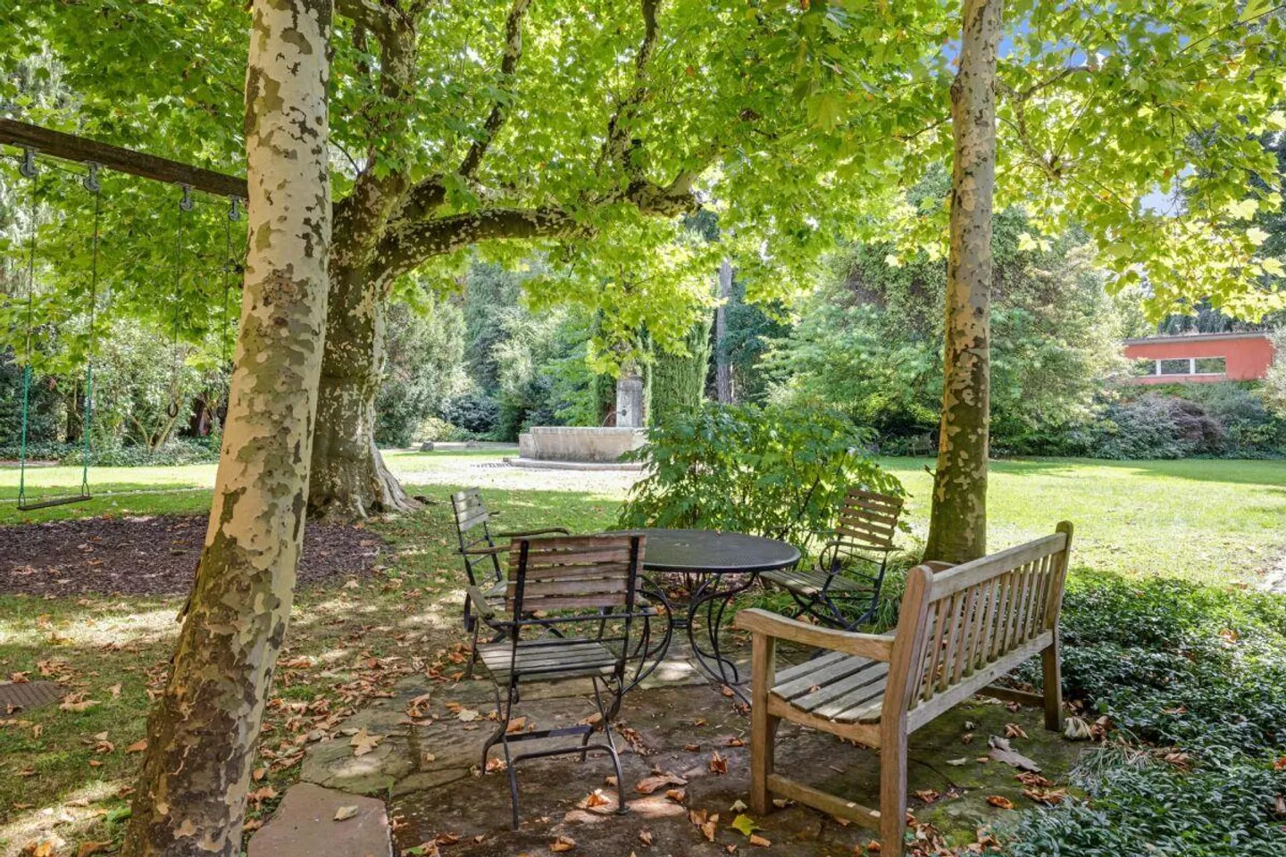 Maisonette-Dachwohnung dans un bâtiment historique de la vieille ville de Bâle, incluant une place de parking dans l'AEH - Photo 12 sur 12