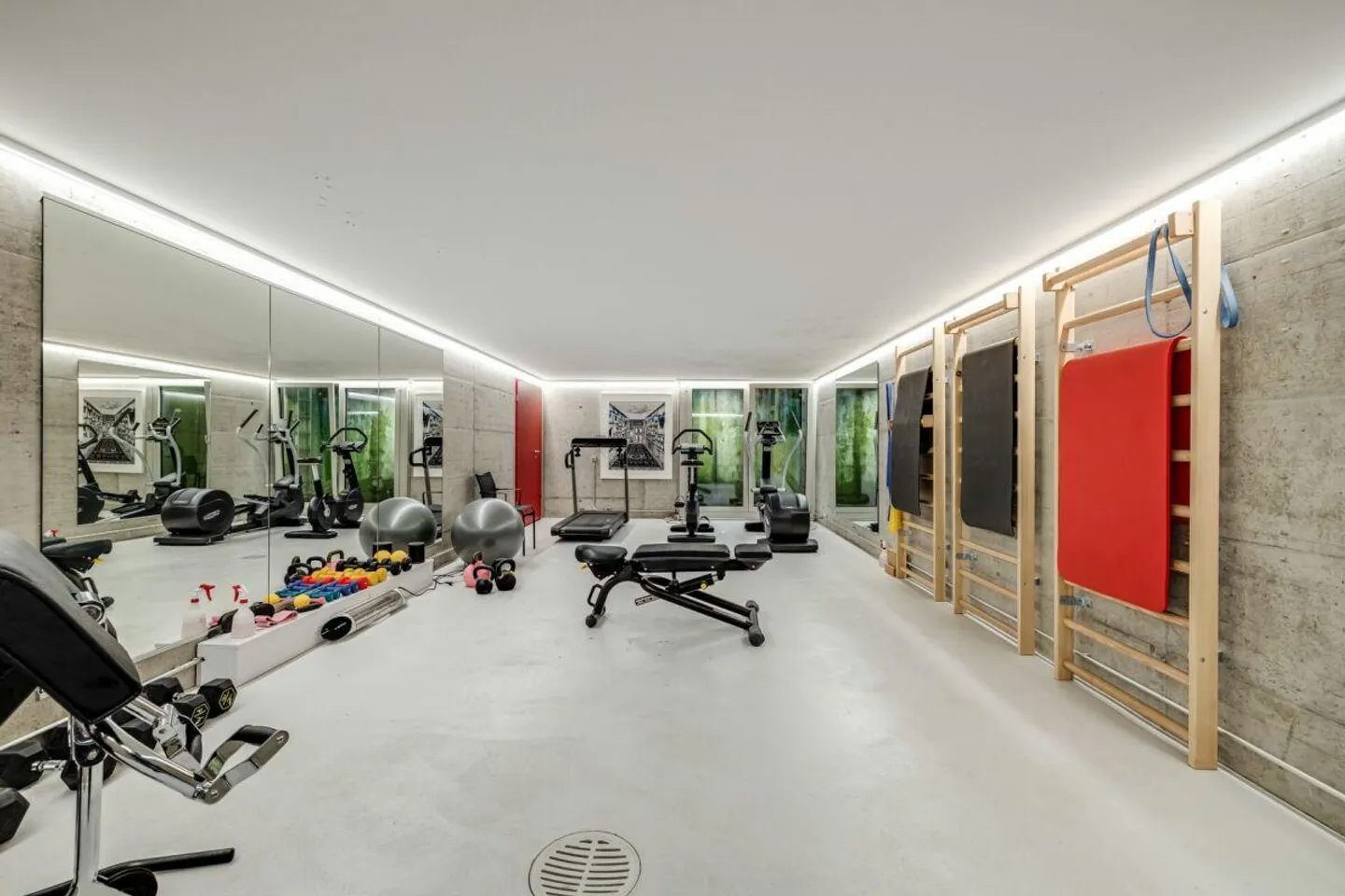 Maisonette-Dachwohnung dans un bâtiment historique de la vieille ville de Bâle, incluant une place de parking dans l'AEH - Photo 10 sur 12