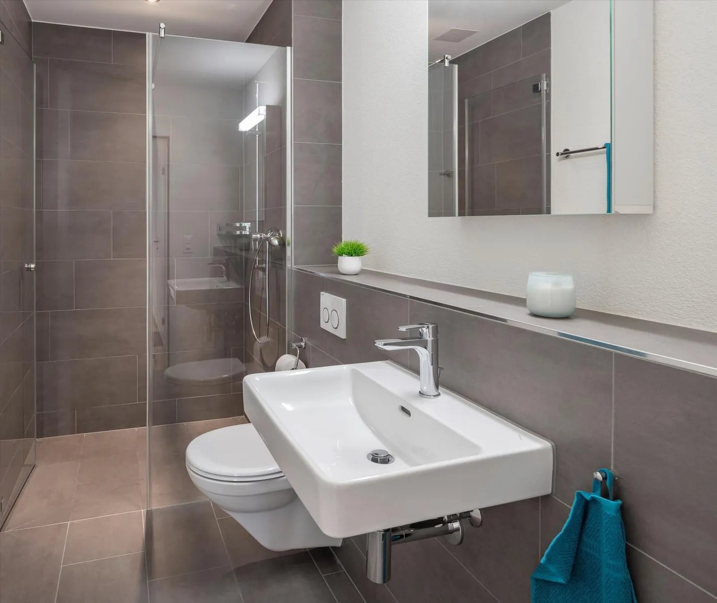 Ampio appartamento singolo - Foto 5 di 8