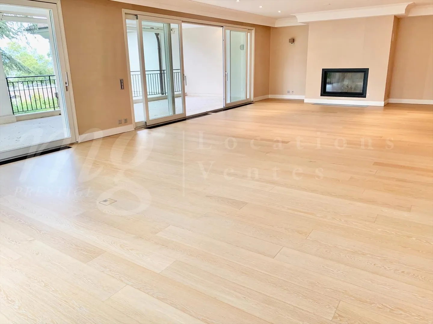8-room apartment - Photo 3 of 7