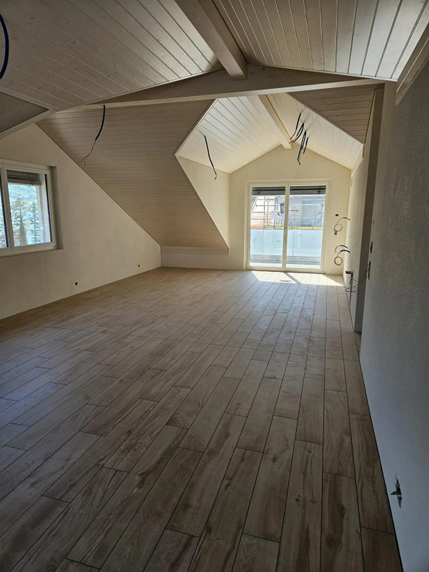3.5 Zimmer Dachgeschosswohnung mit Seeblick - Foto 4 von 5