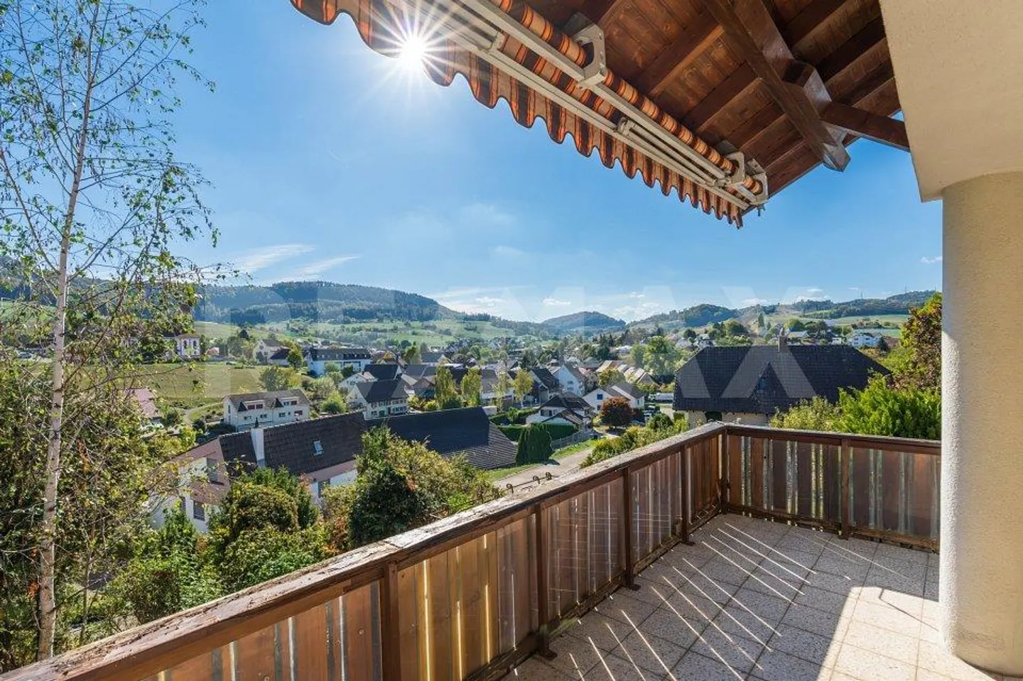 À hauteur d'œil avec l'horizon – Vivre avec une vue et un potentiel ! - Photo 9 sur 12