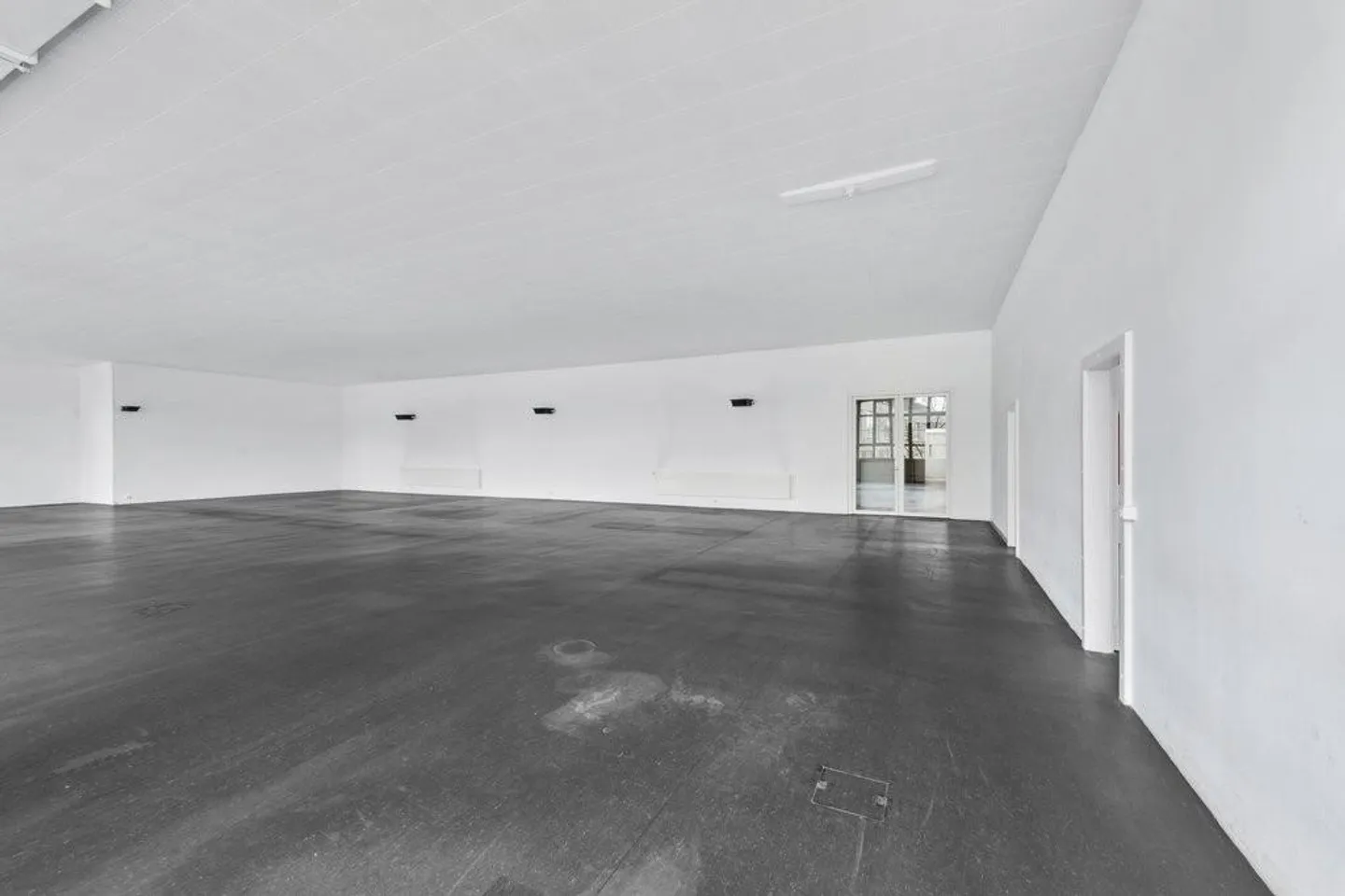 Spazio commerciale in una posizione centrale - Foto 11 di 13