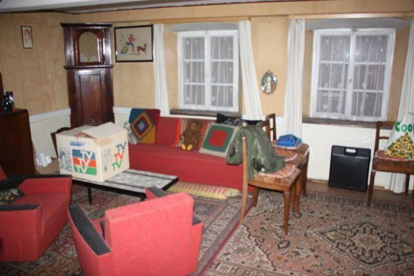 Charming 4.5-Room House with Terrace - Photo 3 of 11