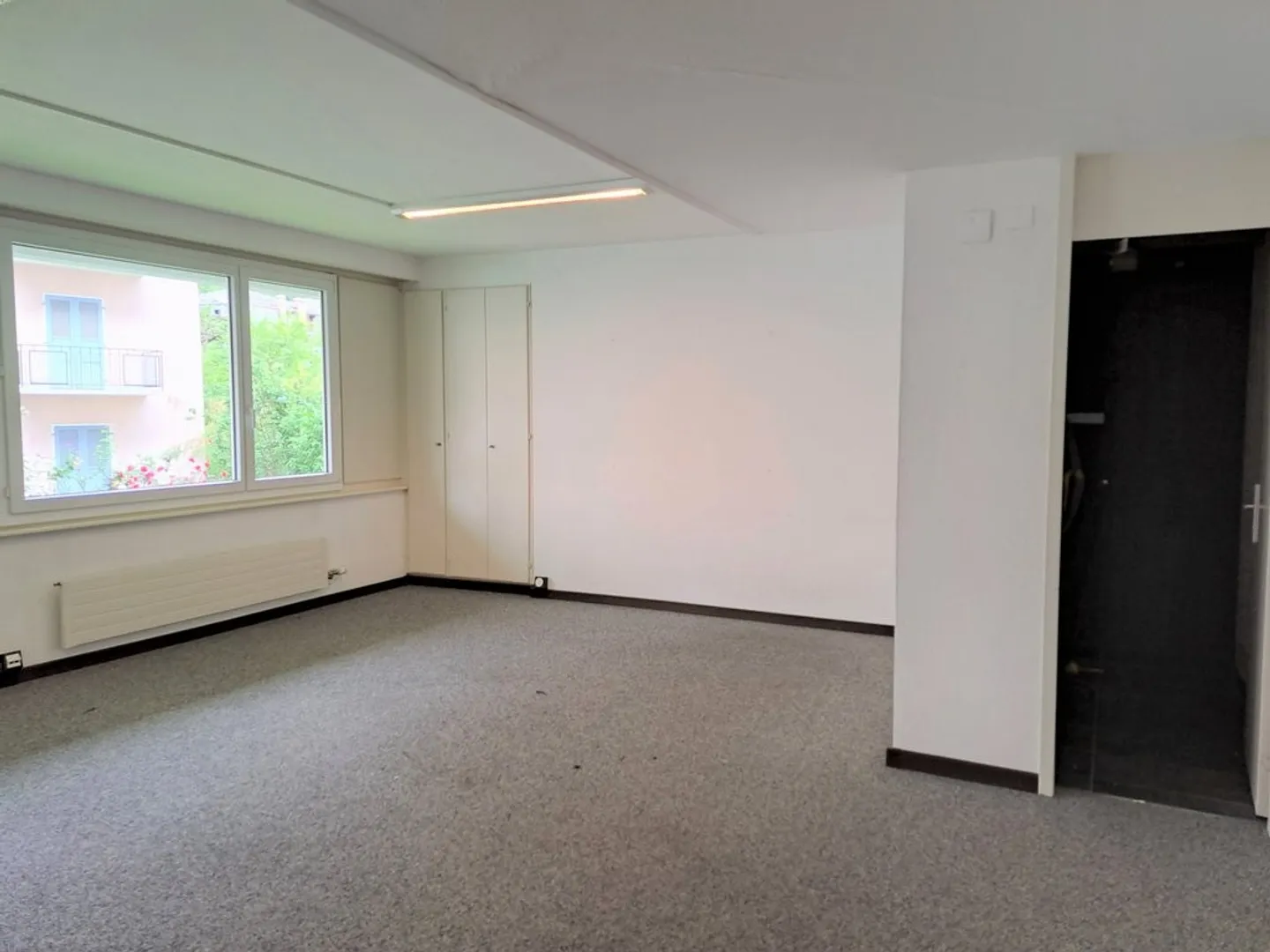 Bright offices in the city center 2 months of rent offered - Photo 2 of 10