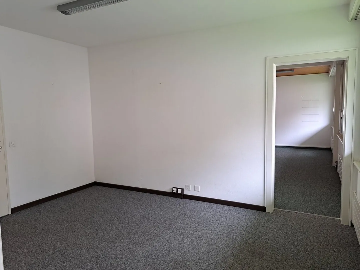 Bright offices in the city center 2 months of rent offered - Photo 3 of 10