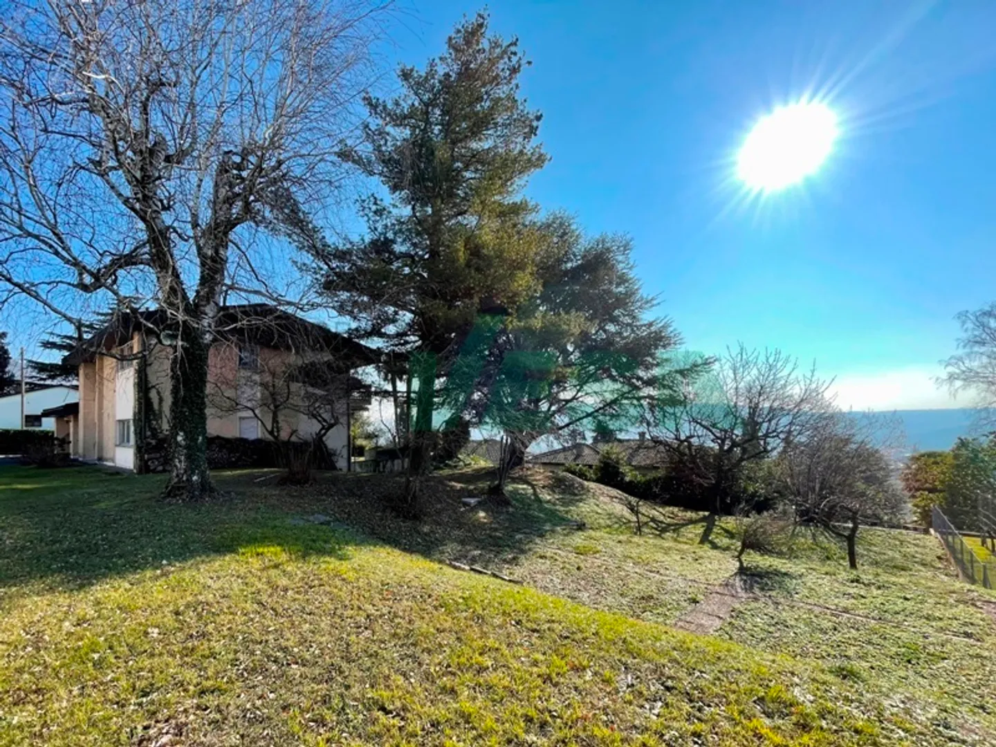 Cozy villa in a beautiful panoramic position with stunning views - Photo 1 of 13