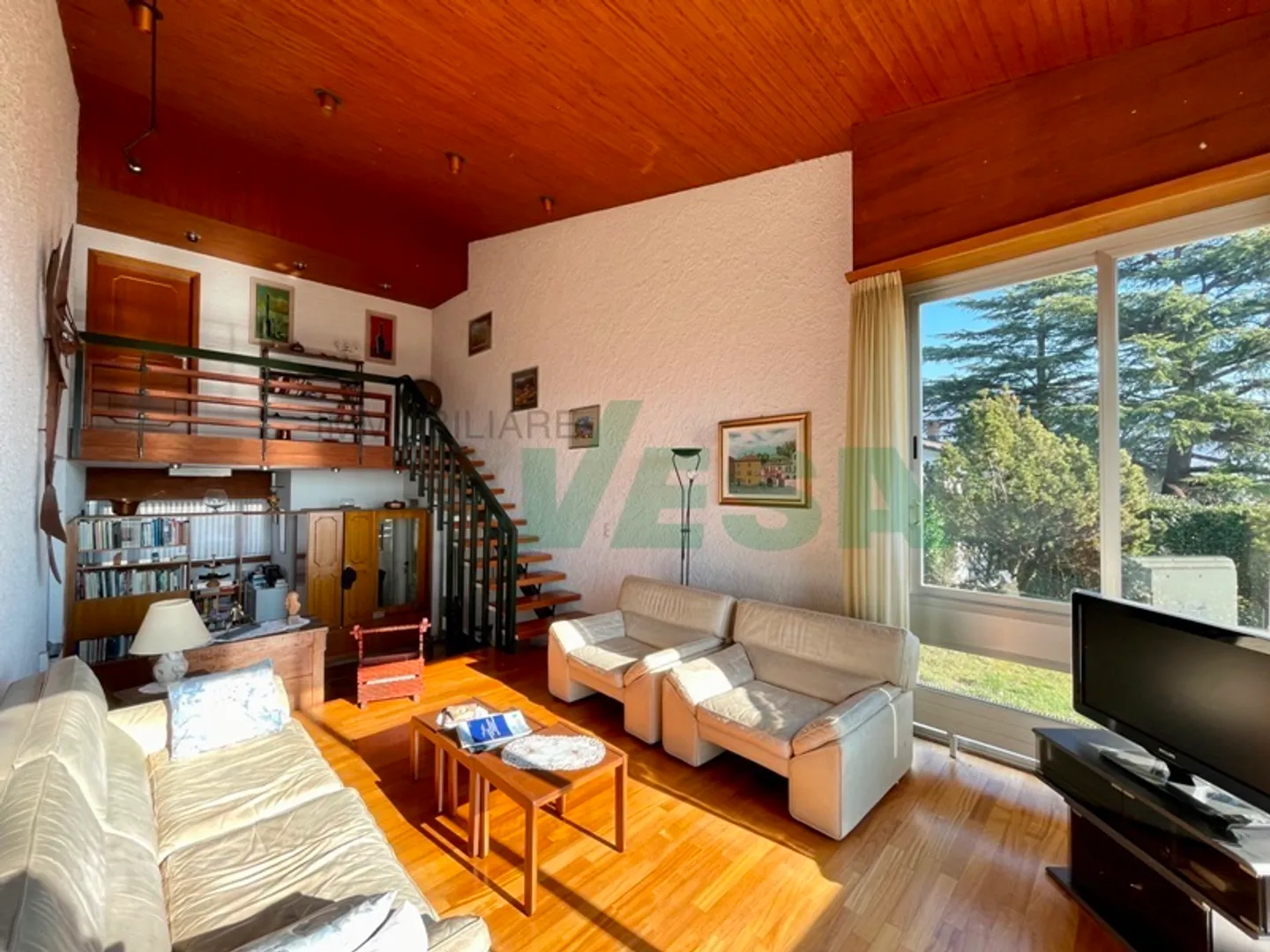 Cozy villa in a beautiful panoramic position with stunning views - Photo 2 of 13