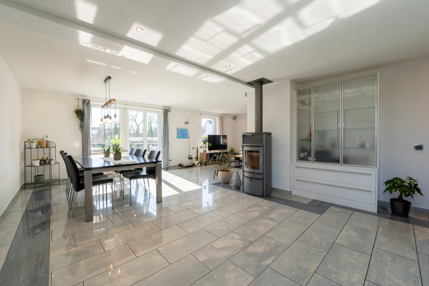 Modern Duplex with Garden - Photo 3 of 13