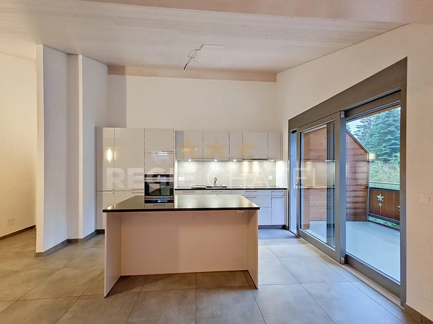 Magnifique 2.5pces avec 2 balcons dans les combles  - Foto 1 von 6
