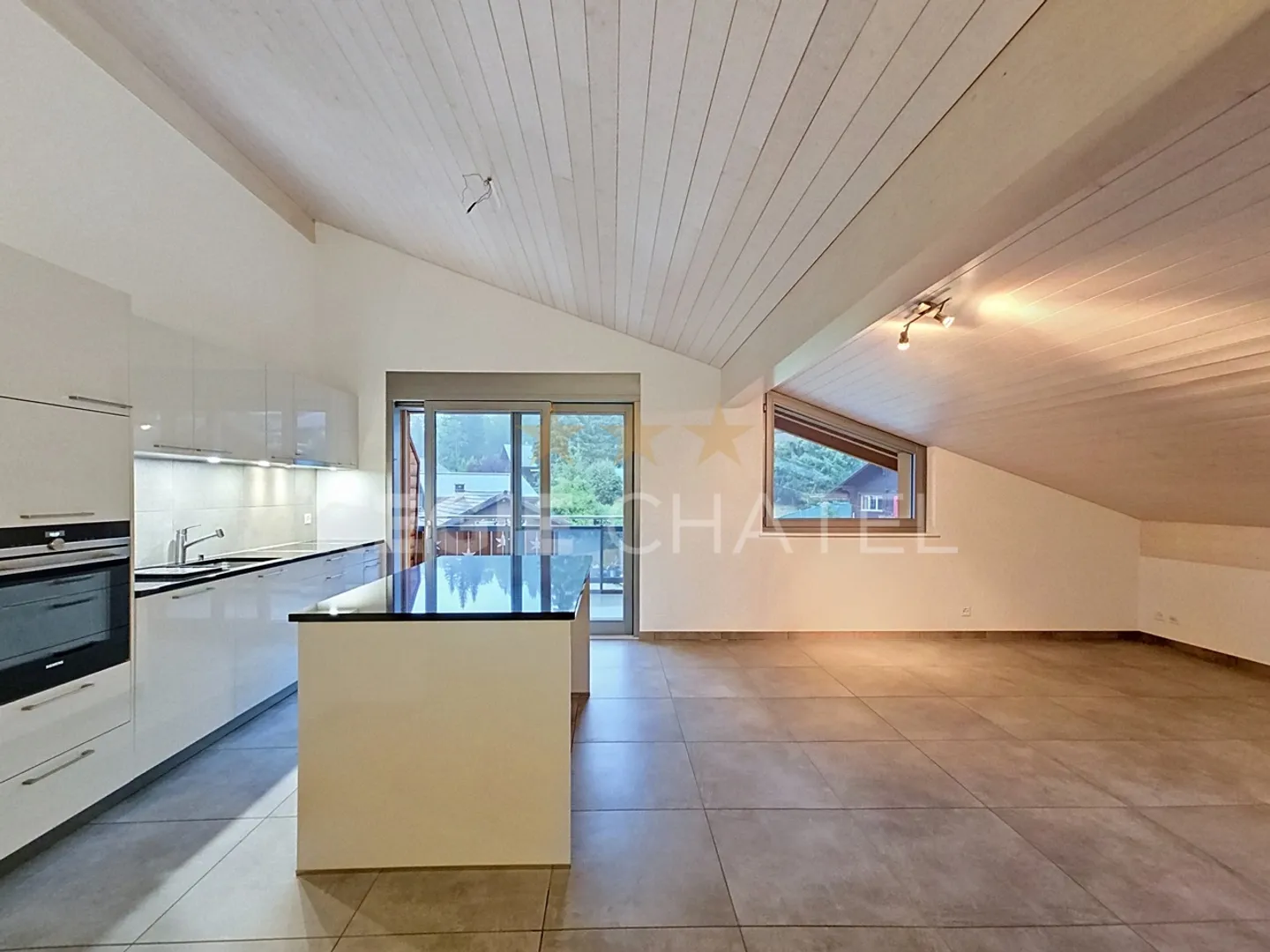 Magnifique 2.5pces avec 2 balcons dans les combles  - Foto 2 von 6