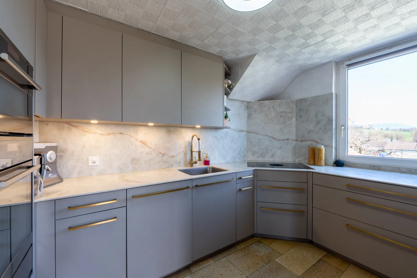 Modern Duplex with Garden - Photo 10 of 13