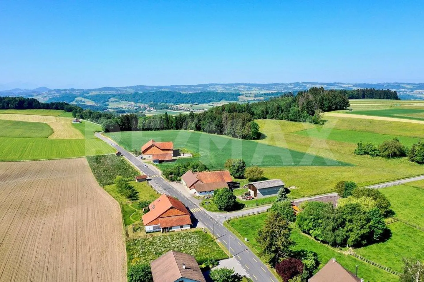 Charmante Ferme avec Potentiel - Photo 1 sur 13