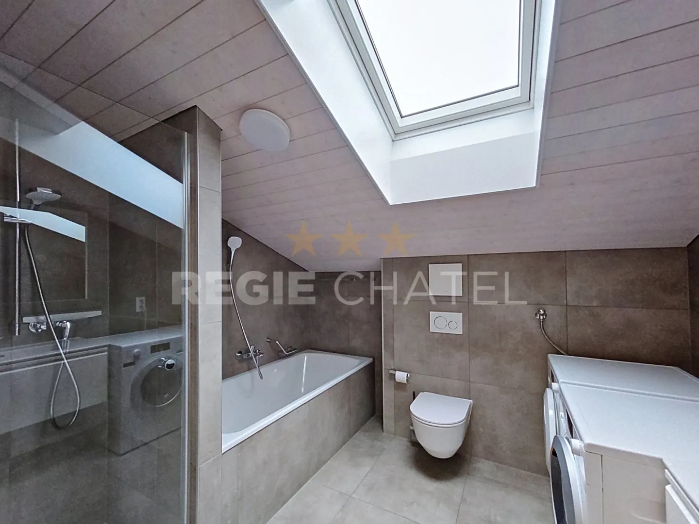 Magnifique 2.5pces avec 2 balcons dans les combles  - Foto 6 von 6