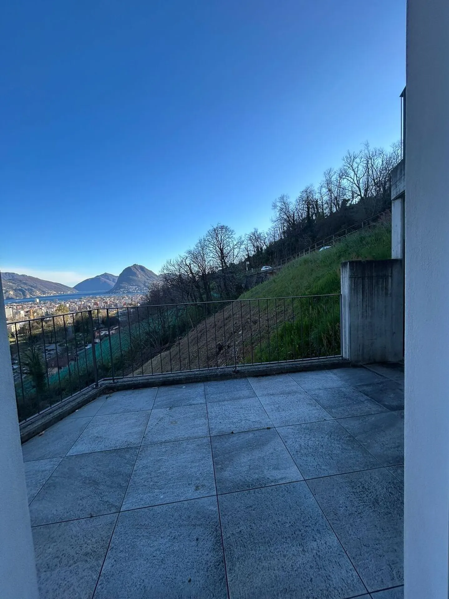 Appartamento moderno con vista lago - Foto 5 di 9
