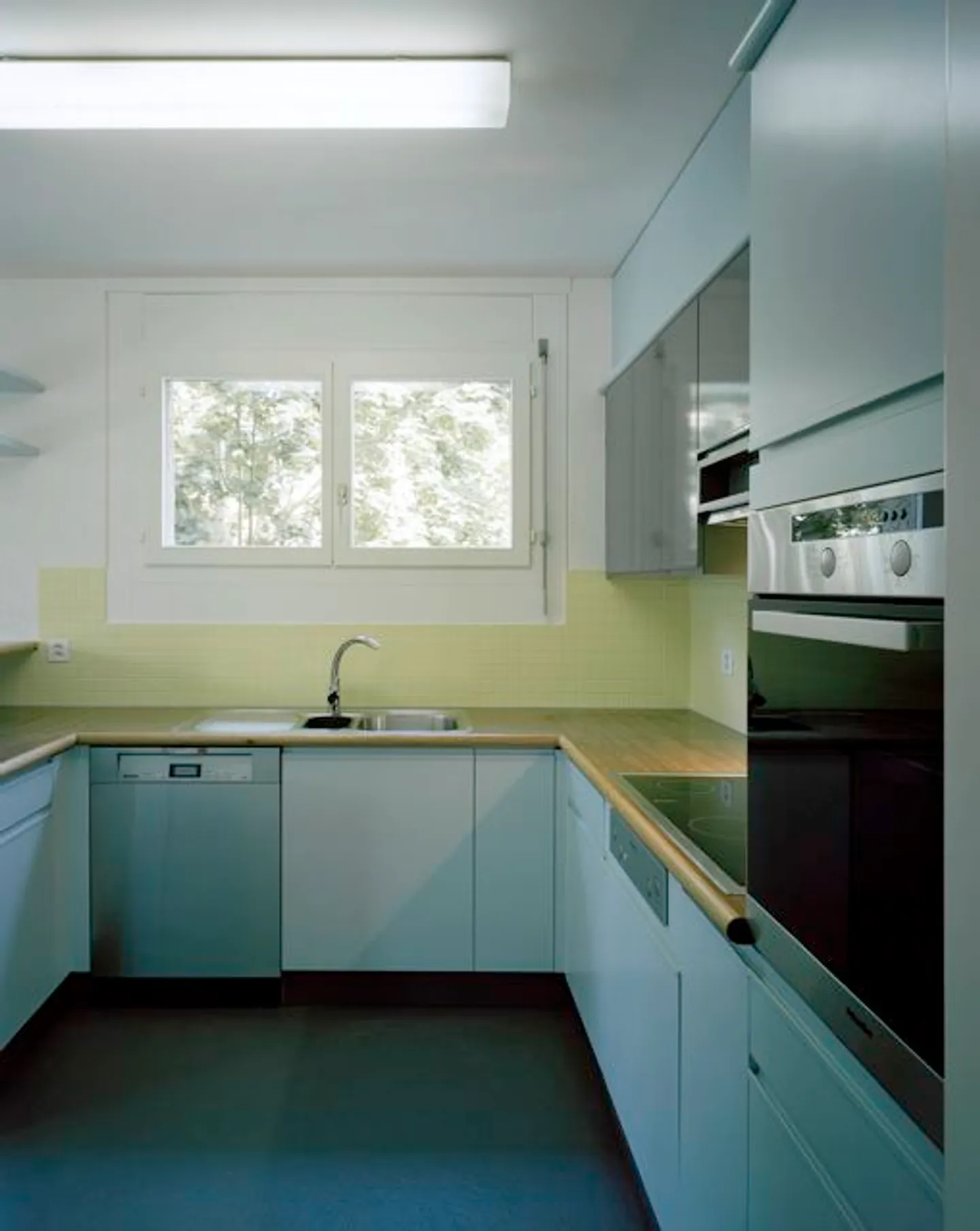 Apartment for rent - Photo 3 of 5