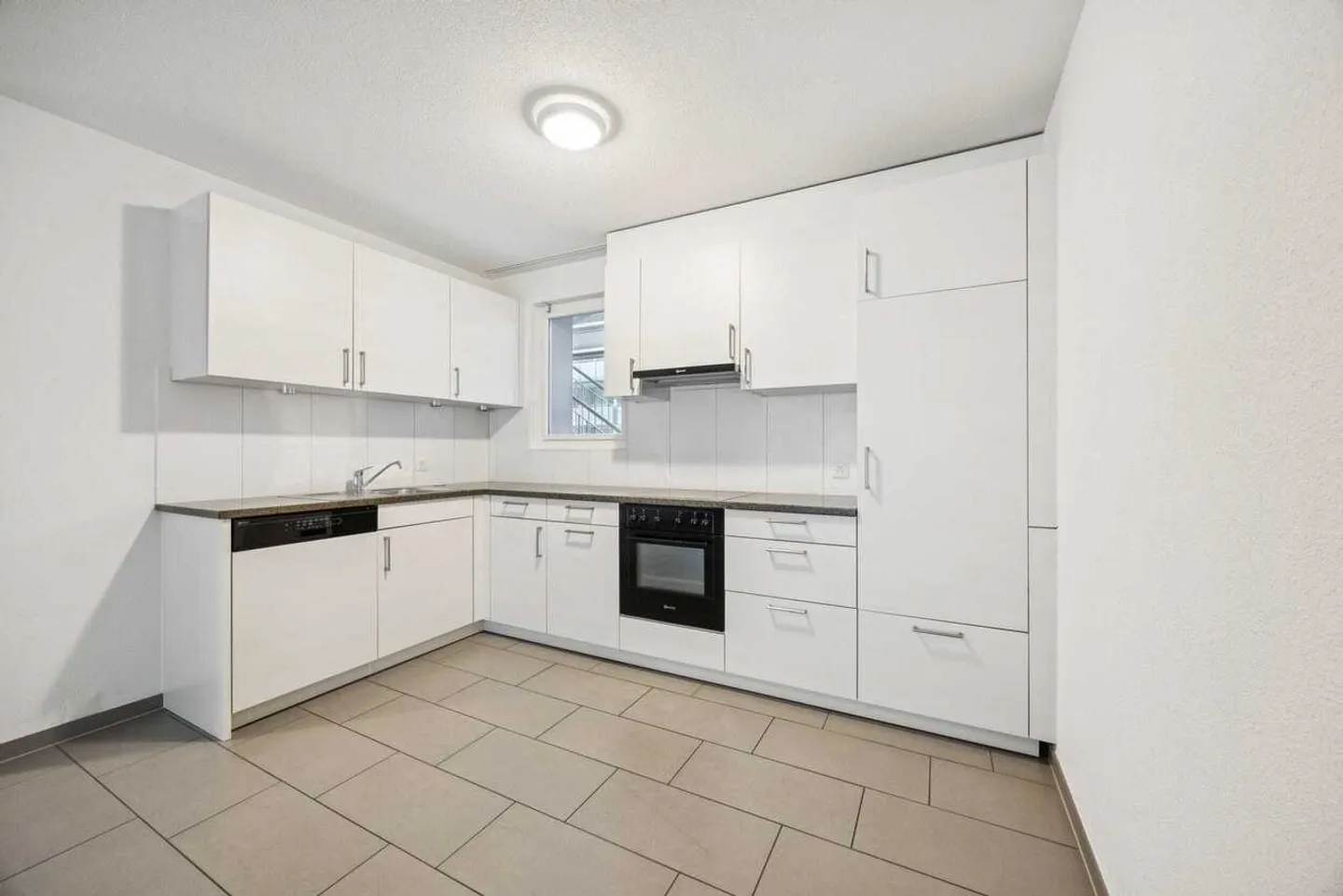 Helle 2.5-Zimmer-Wohnung mit Terrasse - Foto 7 von 13