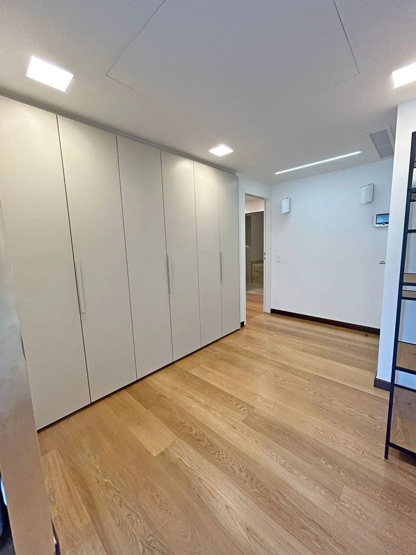 Appartamento moderno con vista lago - Foto 2 di 9