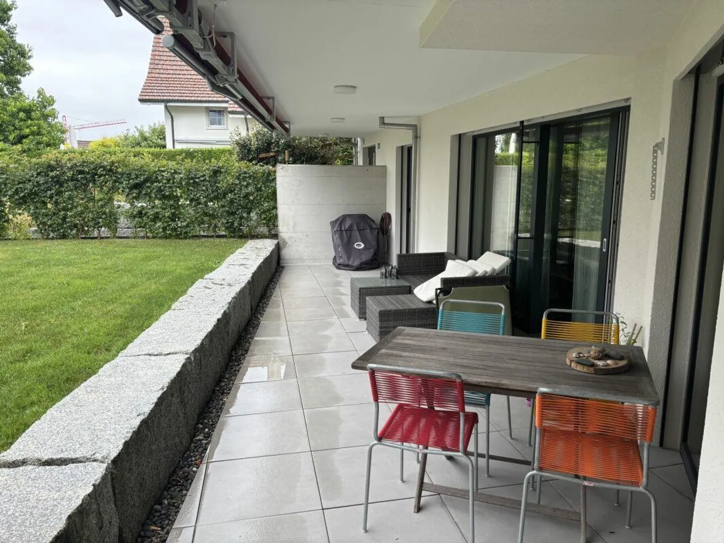 Moderno appartamento di 3,5 stanze con area giardino - Foto 7 di 8