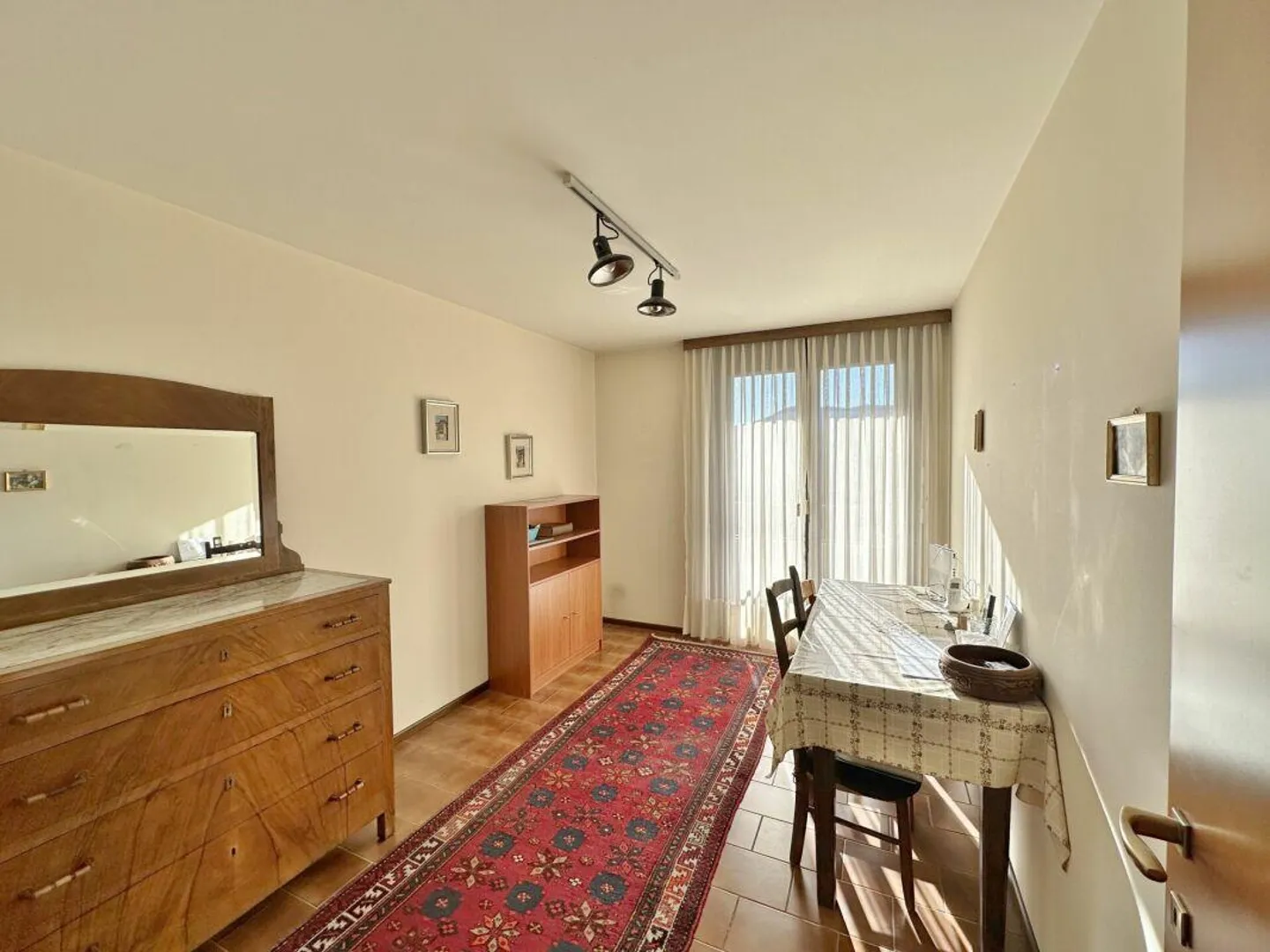 Casa unifamiliare con giardino e vista aperta - Foto 12 di 13