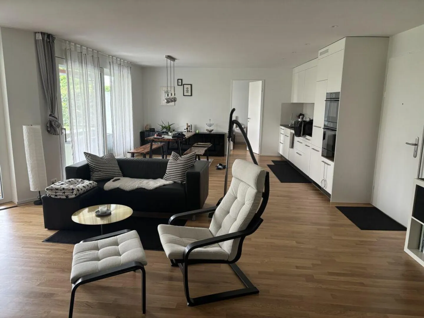 Moderno appartamento di 3,5 stanze con area giardino - Foto 2 di 8