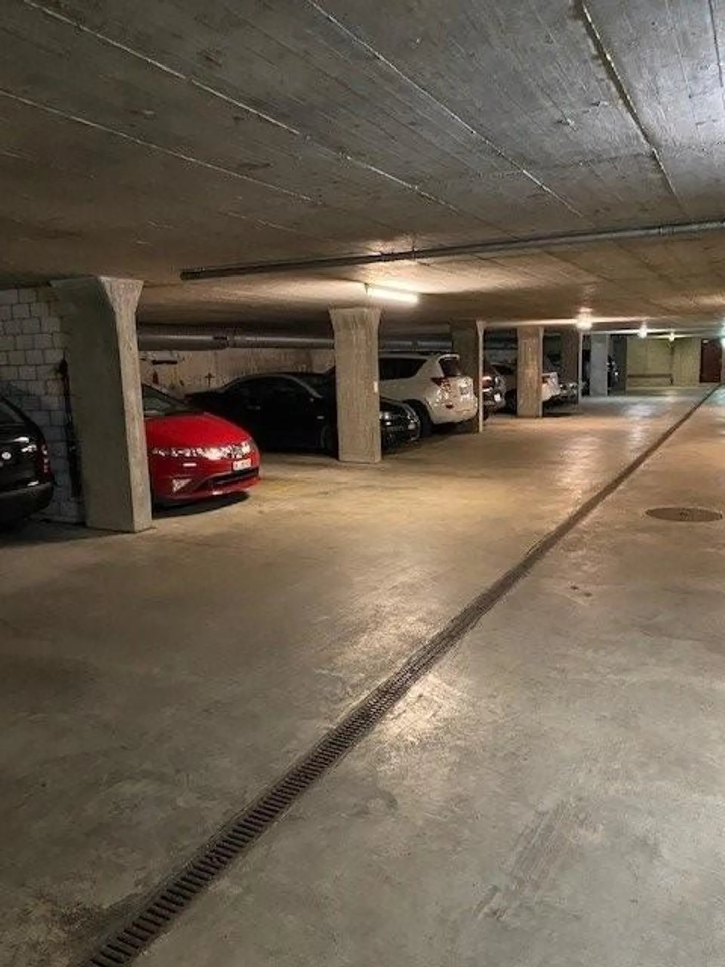 Parkplatz in Oberwil - Foto 2 von 2