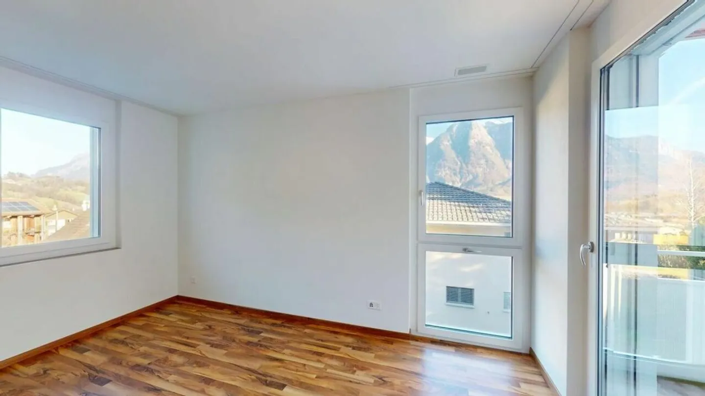 Edificio residenziale attraente con due unità ad Azmoos - Foto 6 di 14