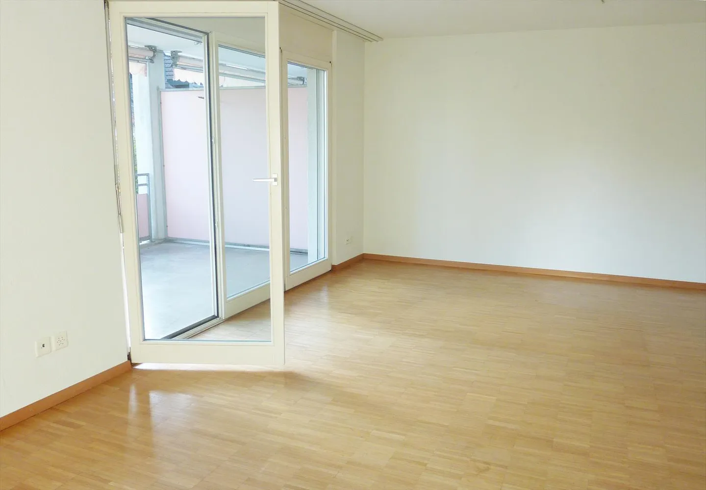 Appartement moderne, lumineux et spacieux - Photo 2 sur 5
