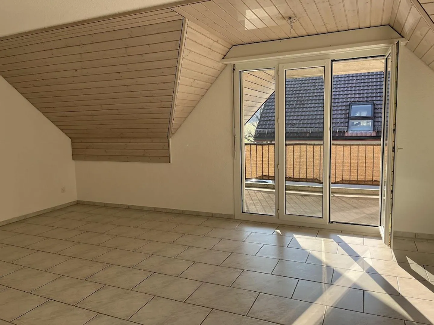 Geräumige 4.5 Zimmerwohnung - Foto 2 von 10