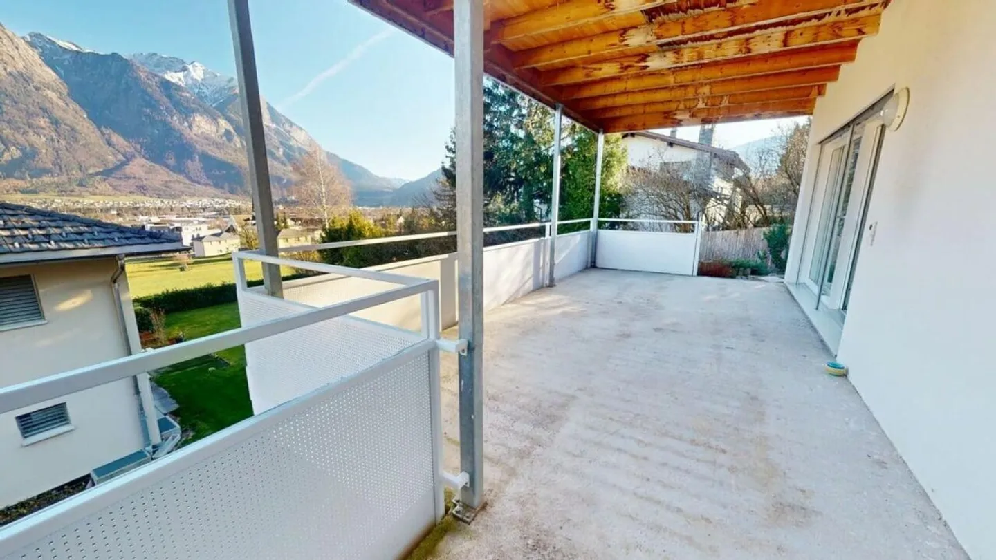 Edificio residenziale attraente con due unità ad Azmoos - Foto 10 di 14