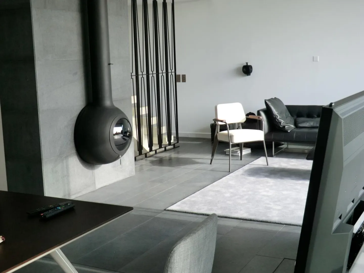 Modern Villa with Spa and Pool - Photo 4 of 20