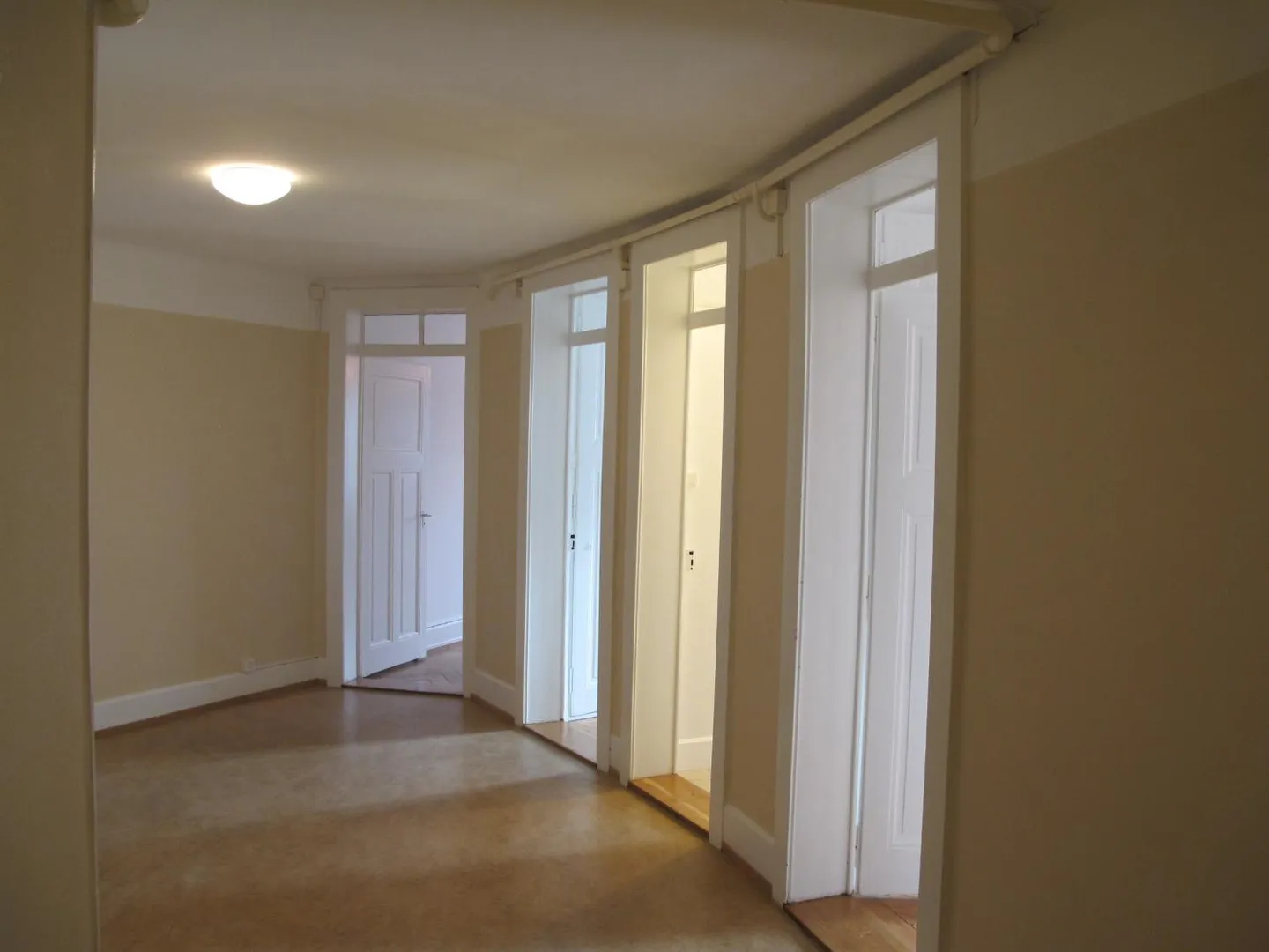 3.5 Room Apartment - Photo 1 of 3