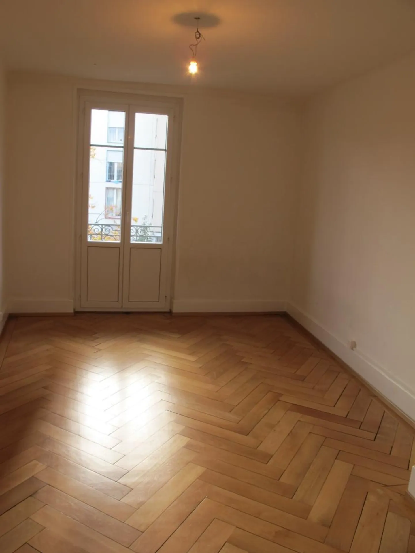 3.5 Room Apartment - Photo 2 of 3