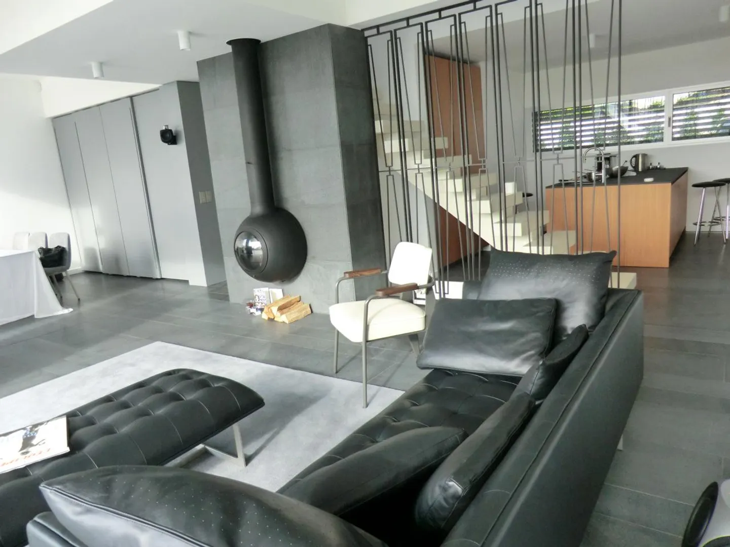 Modern Villa with Spa and Pool - Photo 7 of 20
