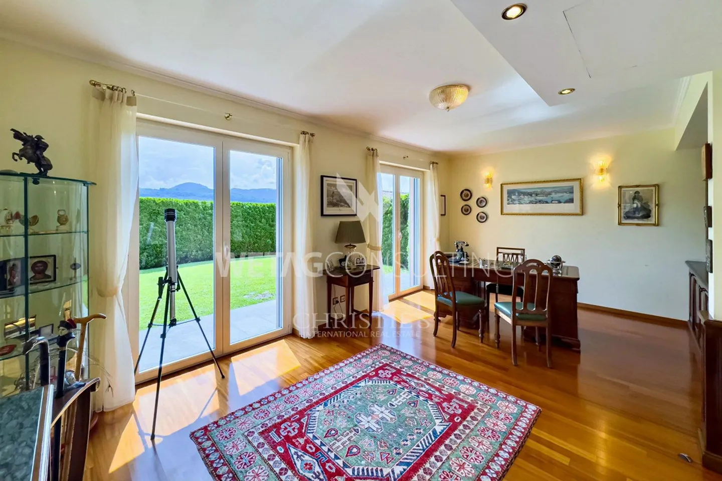 À vendre à Lugano-Manno élégante villa avec piscine, grand jardin et dépendance, également idéale comme résidence secondaire - Photo 11 sur 13
