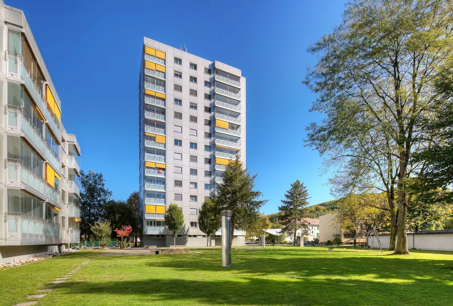Ottimo appartamento di 3,5 stanze ora in affitto! - Foto 1 di 15