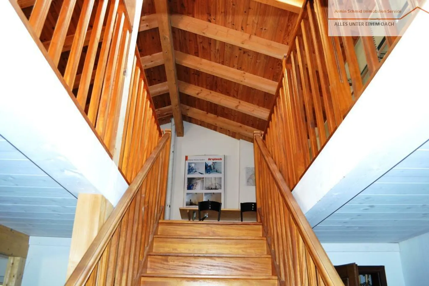 Large office, storage with workshop, archive and ancillary rooms - Photo 9 of 18